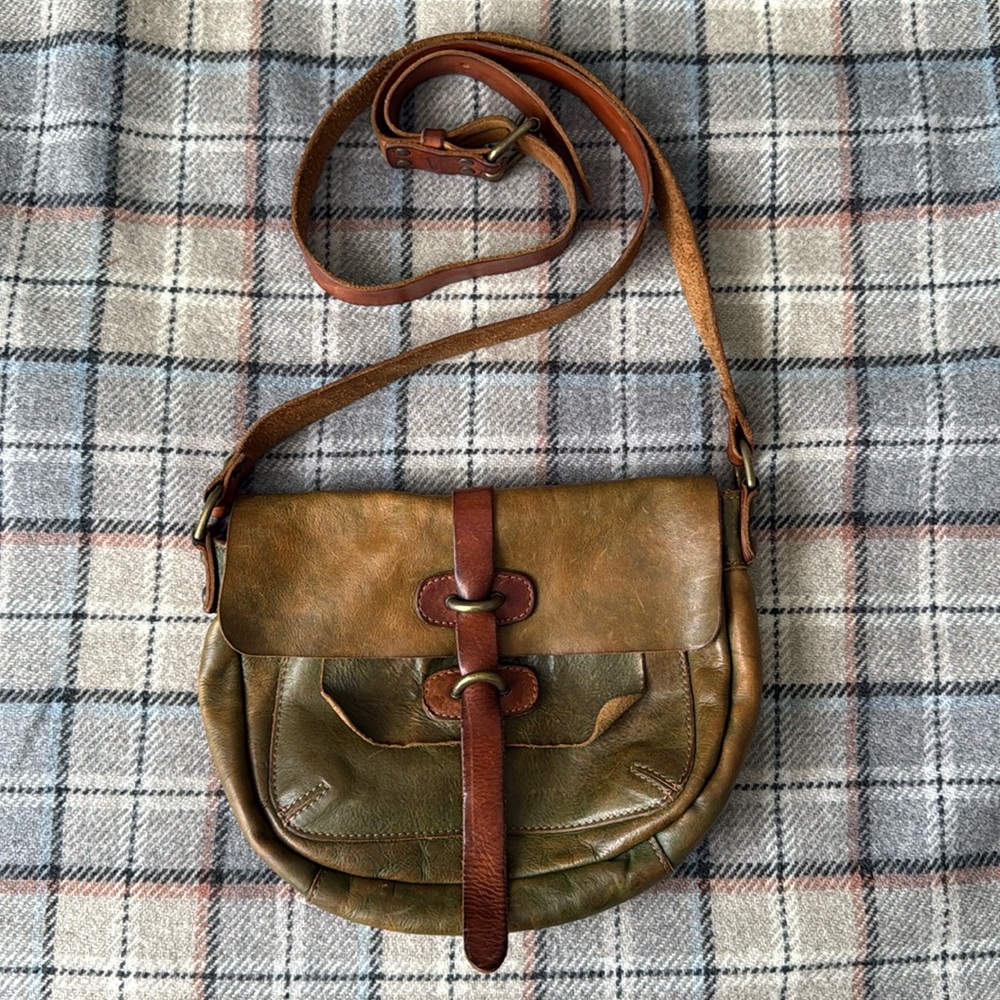 Green Campomaggi genuine Italian leather Crossbody bag